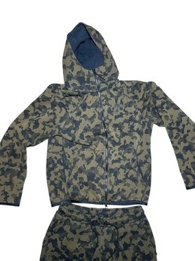 Nike men’s camo tech fleece  suit size small jacket and pants